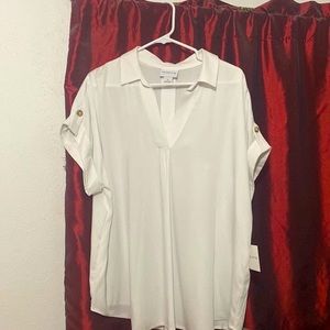Flowy white blouse with button on sleeves NWT